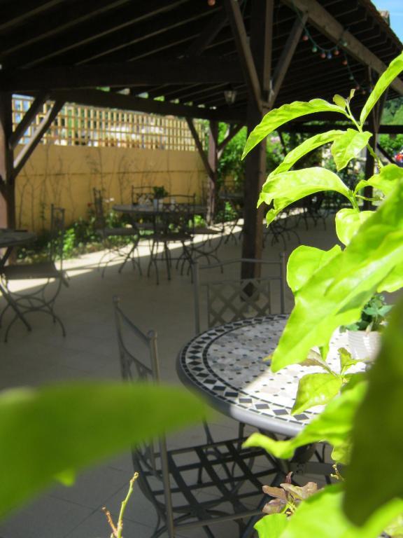 Le Barrage Hotel Mauzac-et-Grand-Castang Exterior foto